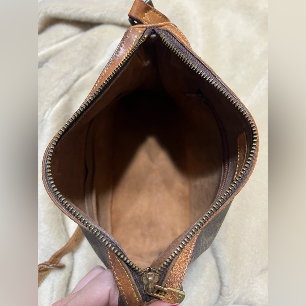 Louis Vuitton Monogram Tulle Lee - Picture 11 of 16